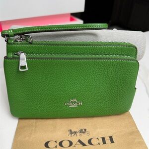 Coach double zip wristlet Vibrant Green nwt and the coach bag